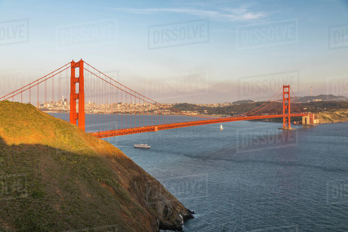 View of Golden Gate Bridge from Golden Gate Bridge Vista Point at ...