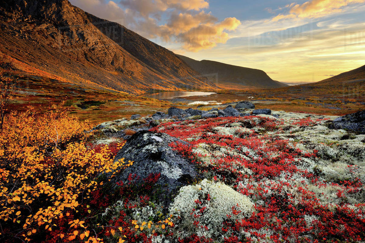 On which peninsula are the Khibiny mountains On which peninsula are the Khibiny mountains